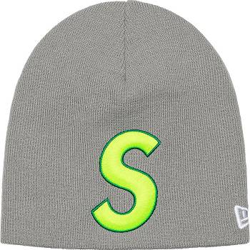 Sombreros Supreme New Era® S Logo Beanie Gris | AR440SO